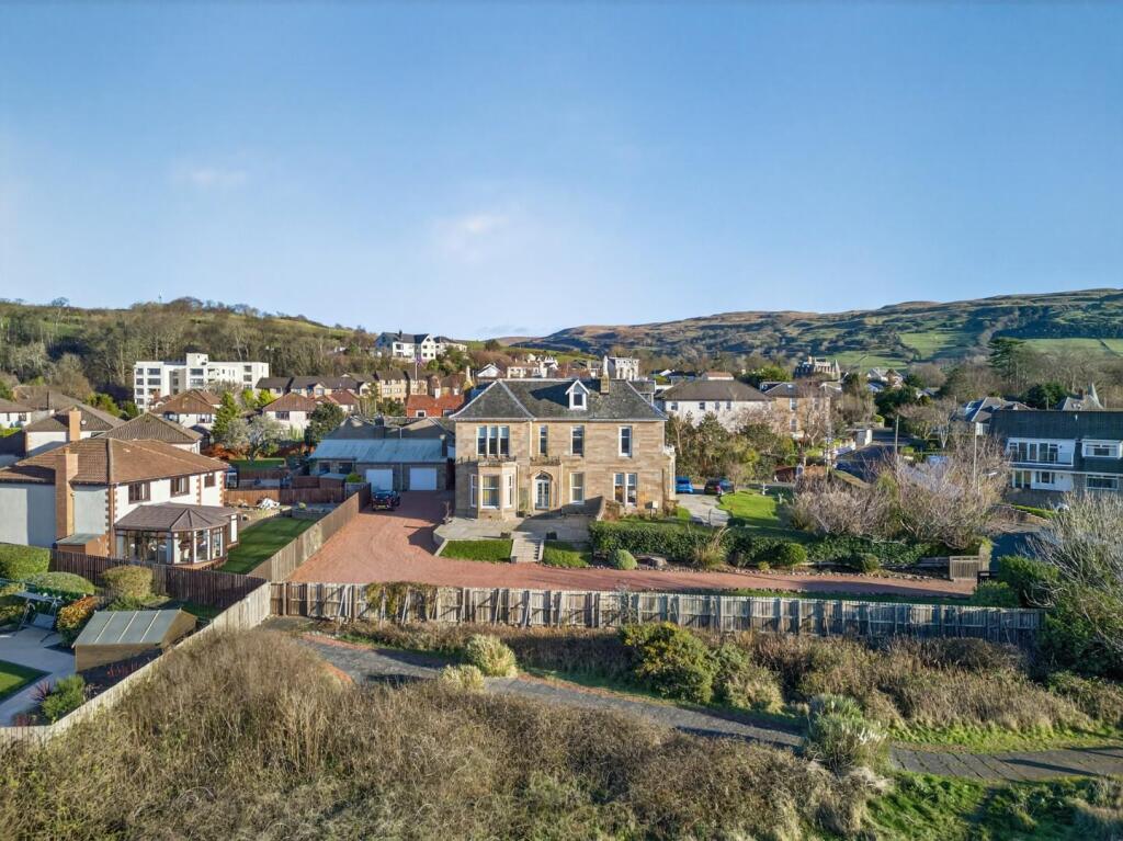 8 buchanan street, largs_43.jpg