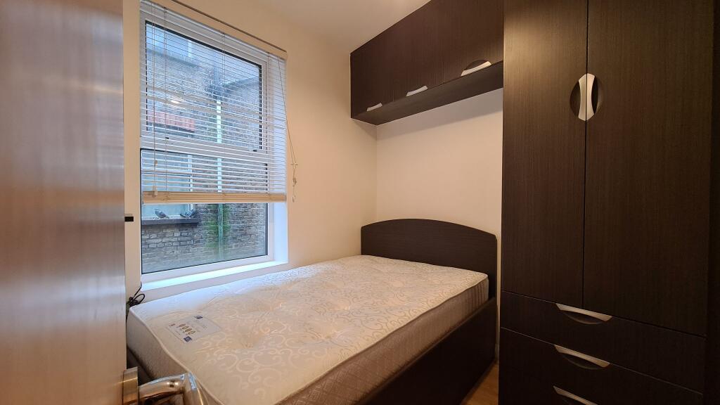 Bed 1 Fitted Wardrobes