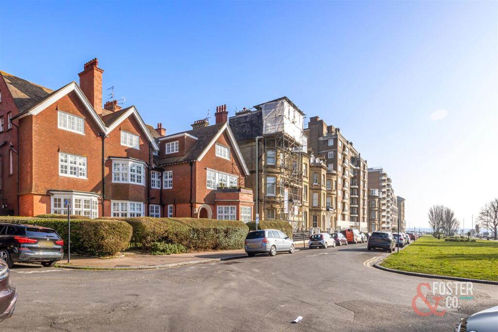 Grand Avenue 8 Flat 9-018.jpg