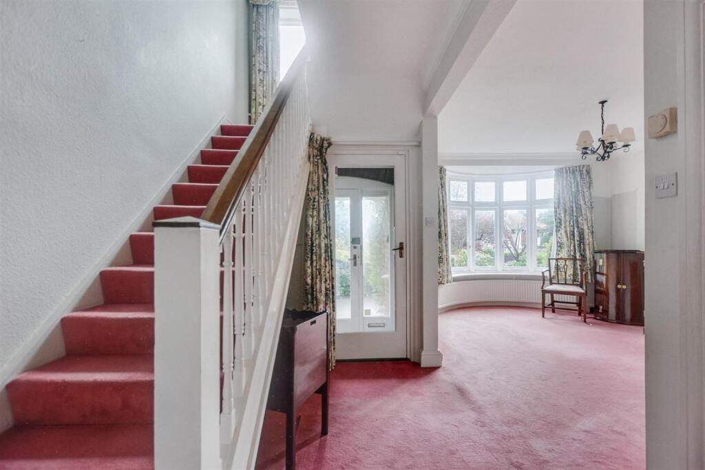 Entrance Hall_2.jpeg
