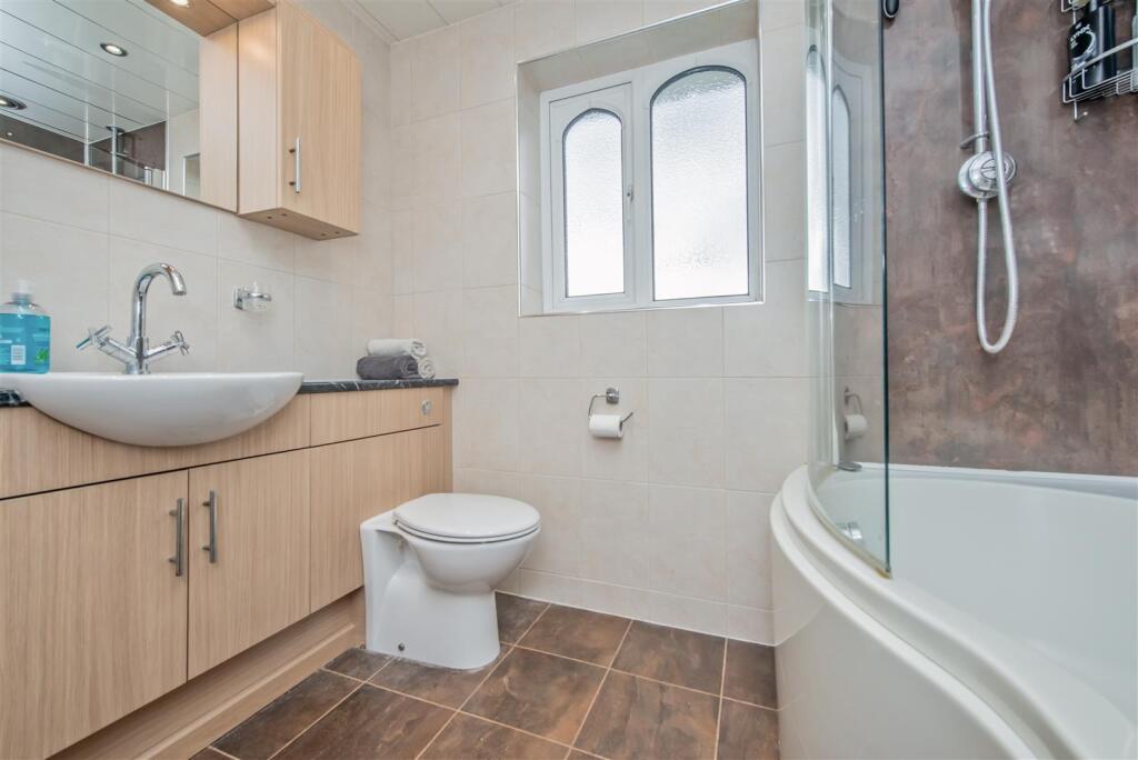 Family Bathroom / WC: