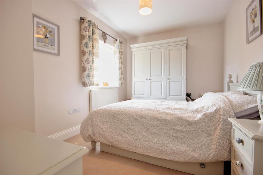 BEDROOM 3 (REAR)