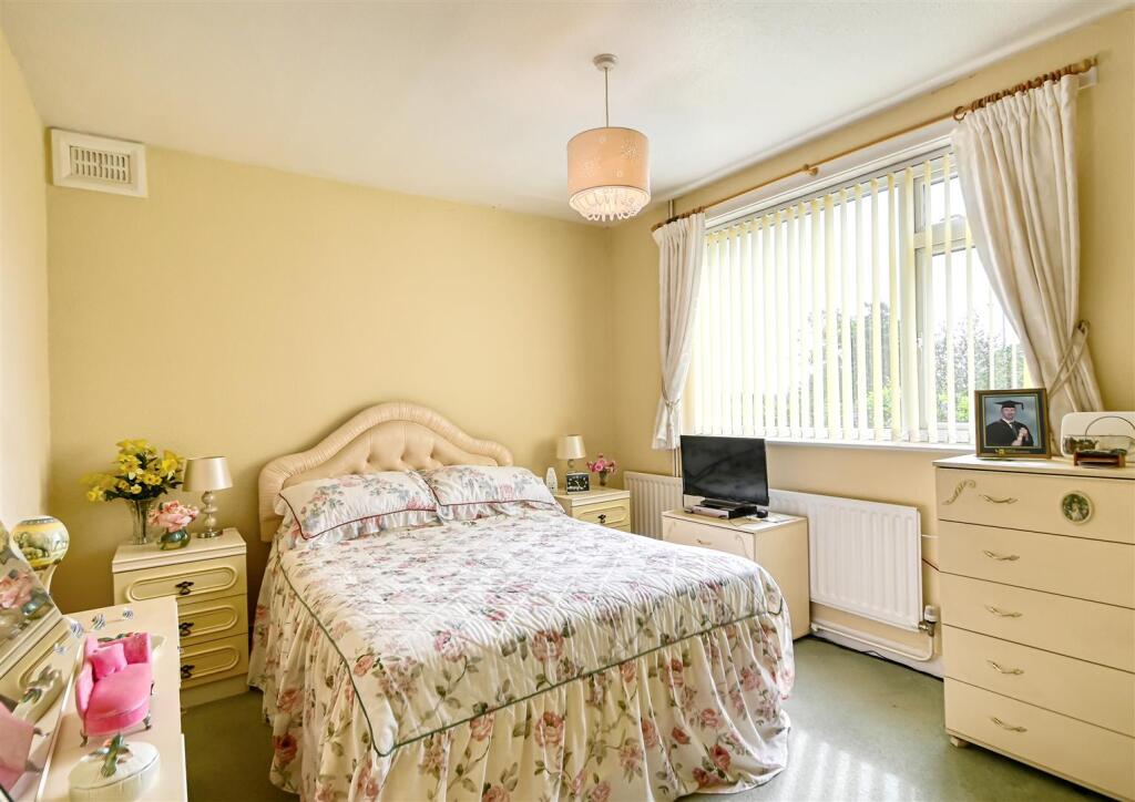 40 Ludlow Road-5.jpg