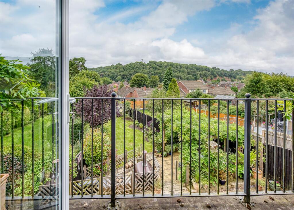 82 Station Road-Balcony.jpg