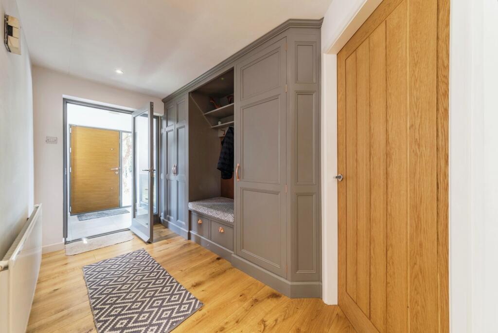 Jackdaws_back_lane-4