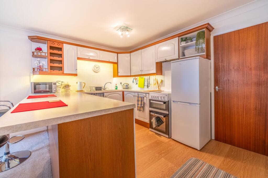 OPEN PLAN LIVING AREA