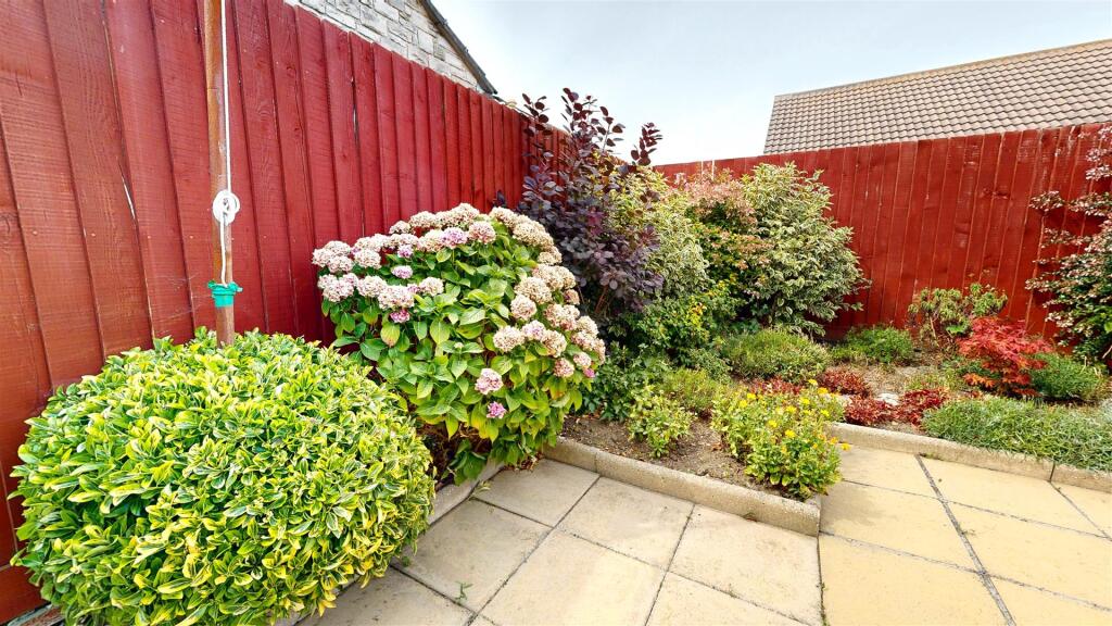 GARDEN 3.jpg