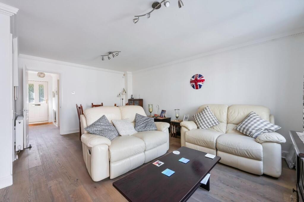 CORNER FARM CLOSE, 4 - (17).jpg