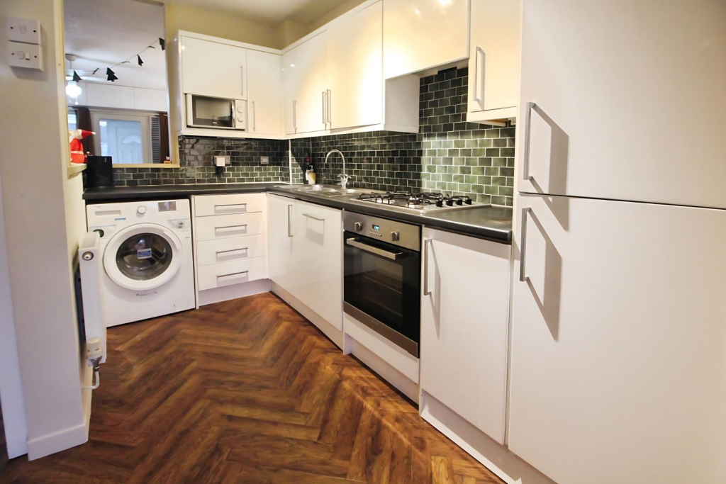 Kitchen 2.png