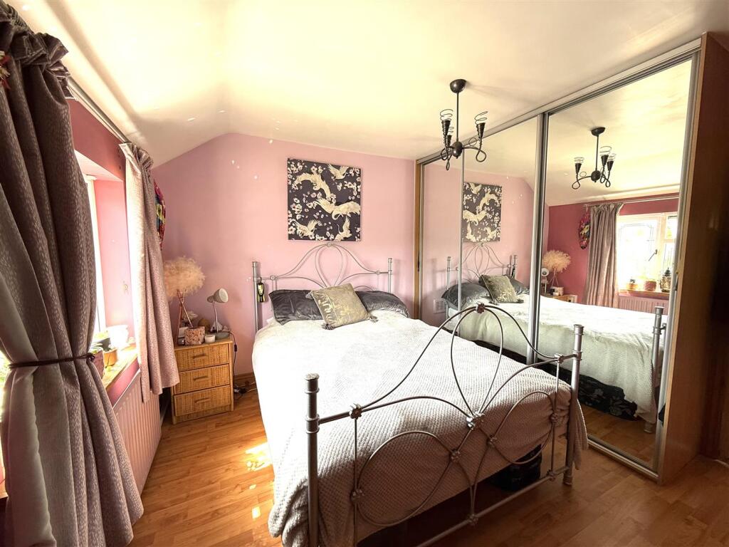 75 quuen bed 2.jpeg