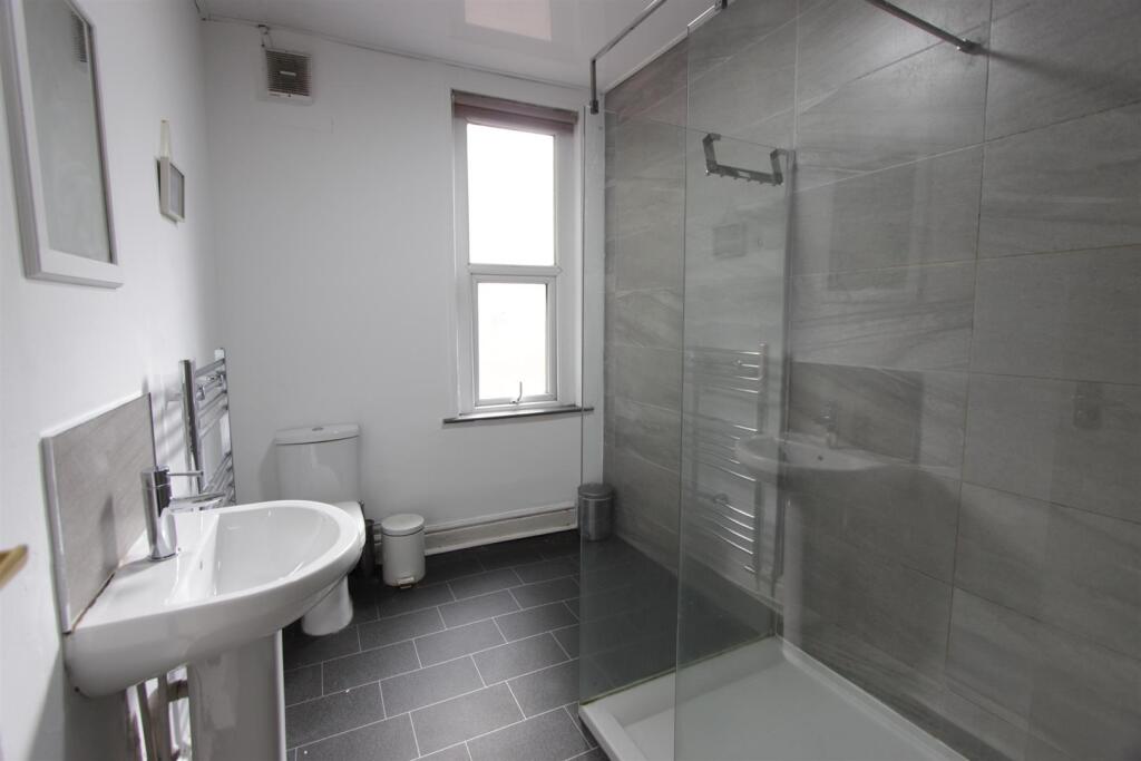 Bathroom.JPG