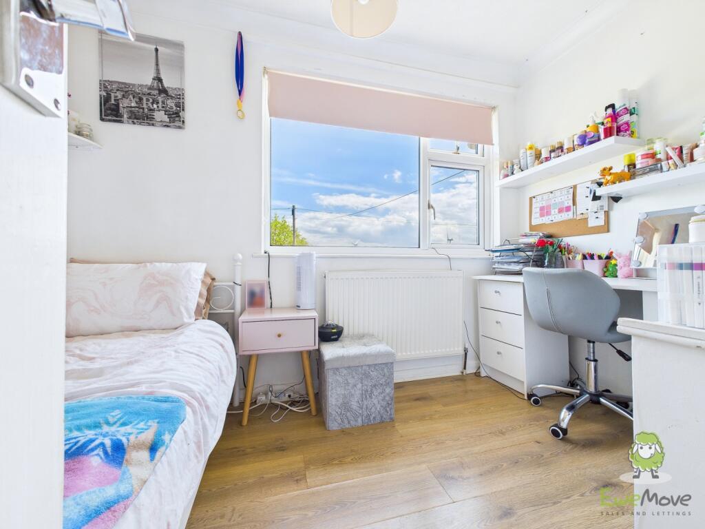 CAM01543G0-PR0125-STILL048