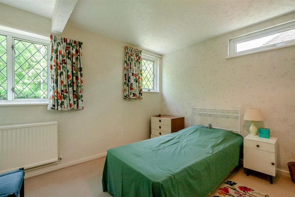 8599861-interior17