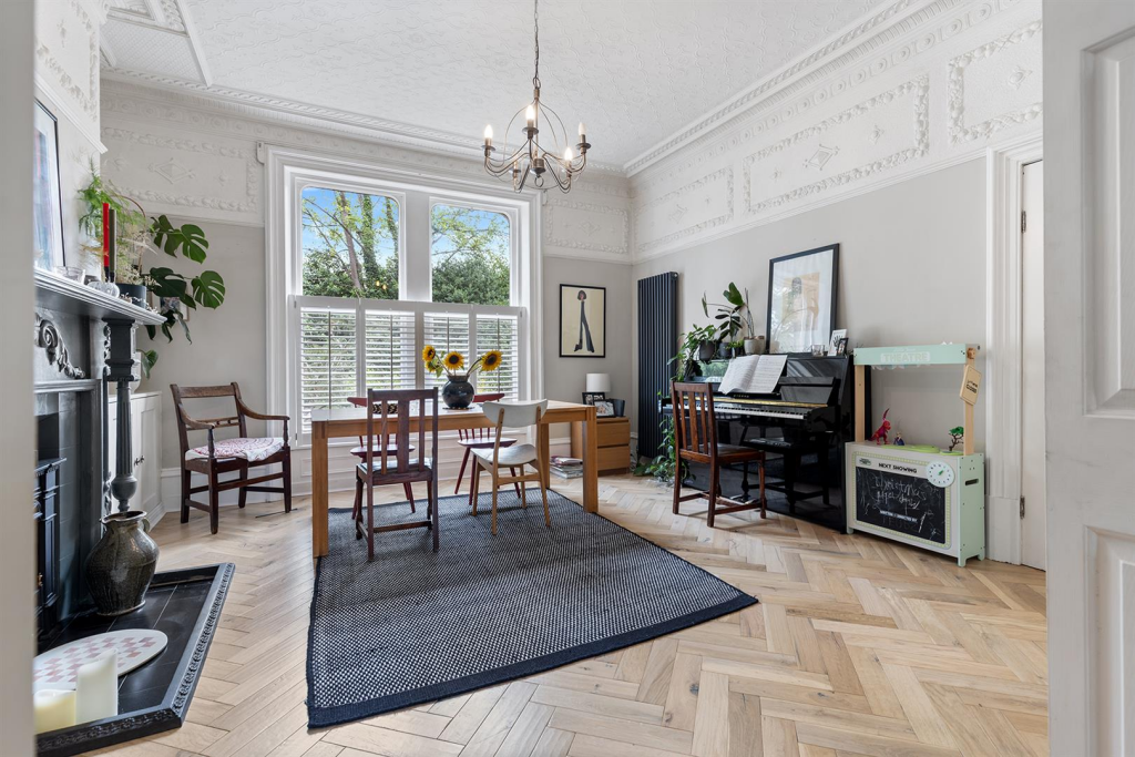 122 Birkby Hall Rd, Birkby 17_297.png