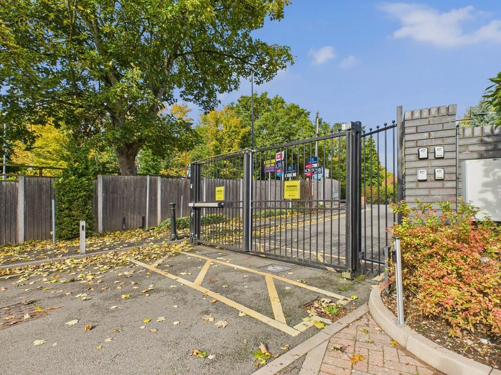 CAM03830G0-PR0232...