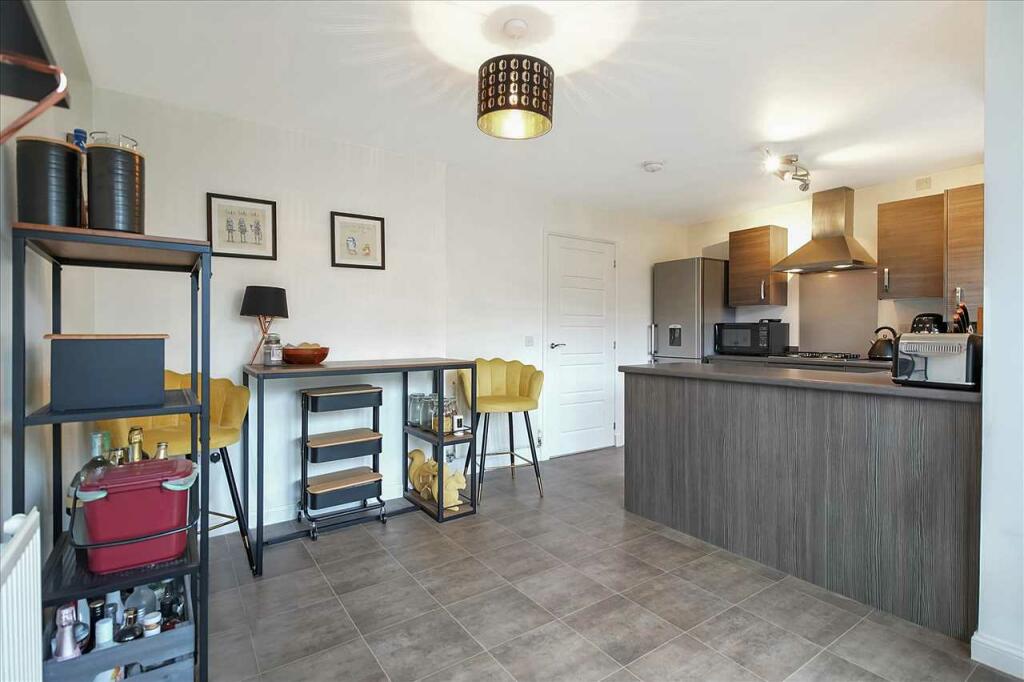 Dining Area (3)