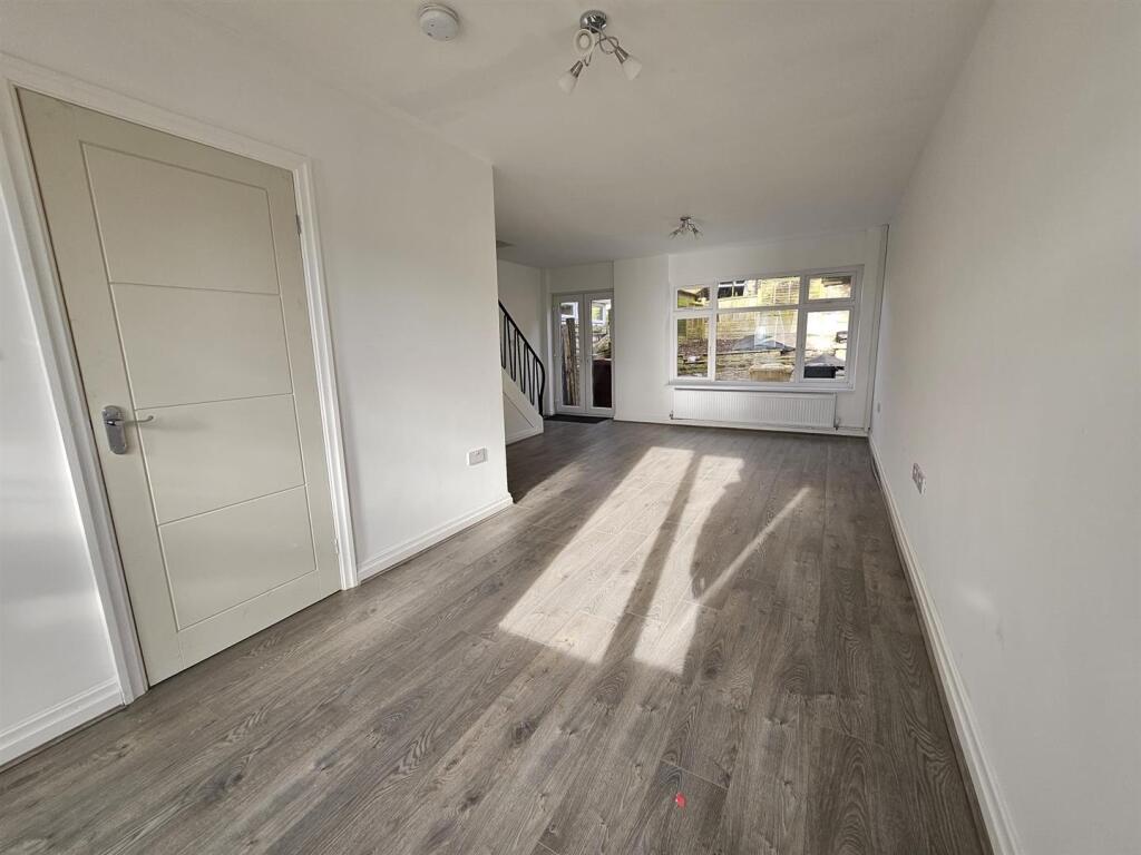 WhatsApp Image 2025-02-03 at 13.37.50 (3).jpeg