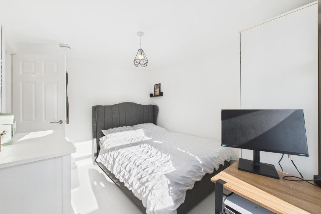 CAM03162G0-PR0227-STILL017