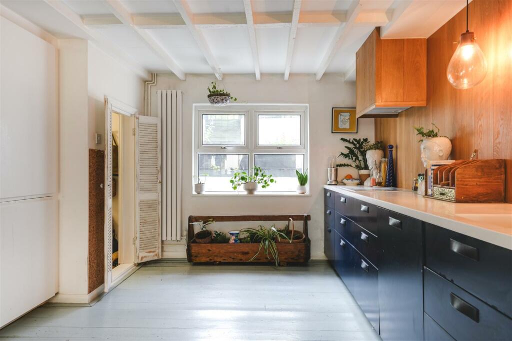 6a Median Road-30.jpg