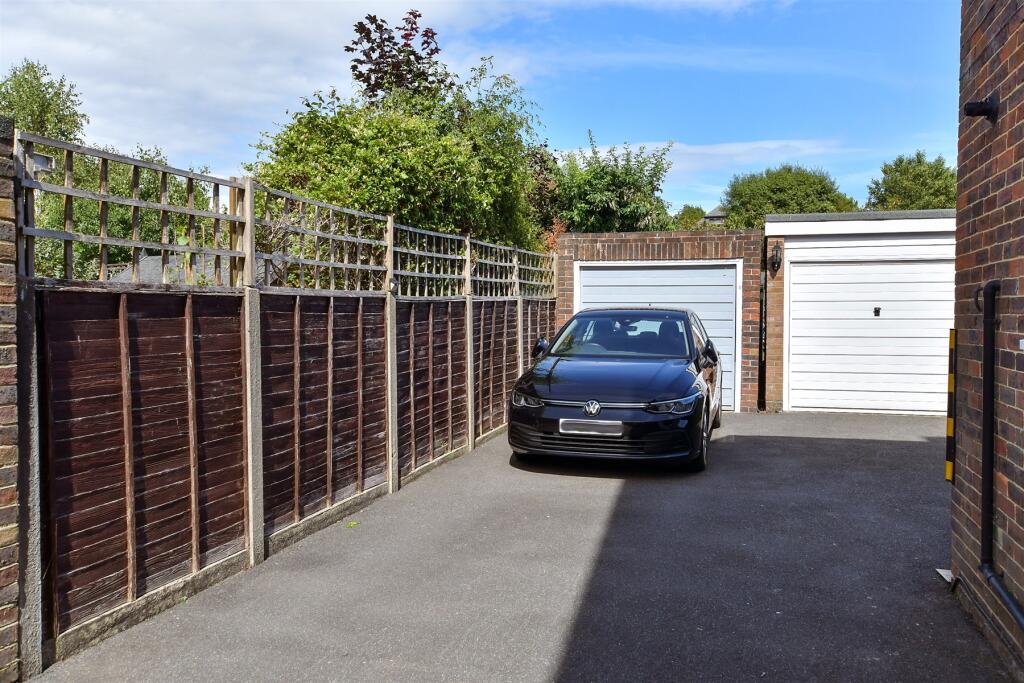Driveway/Parking
