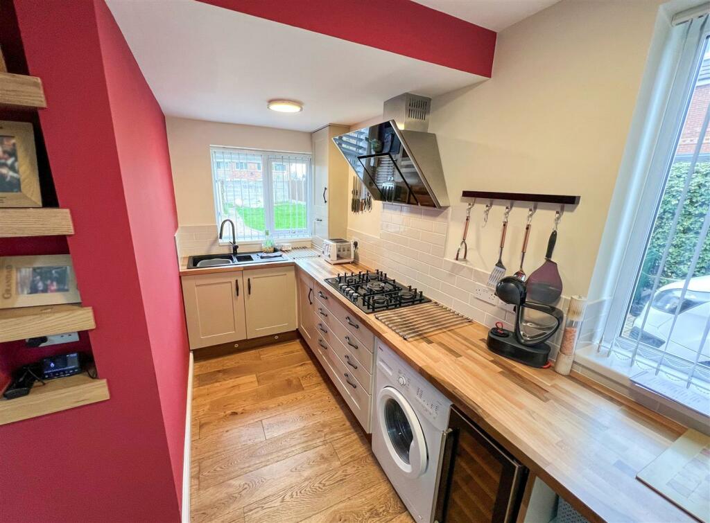 OPEN PLAN DINING KITCHEN / GARDEN ROOM