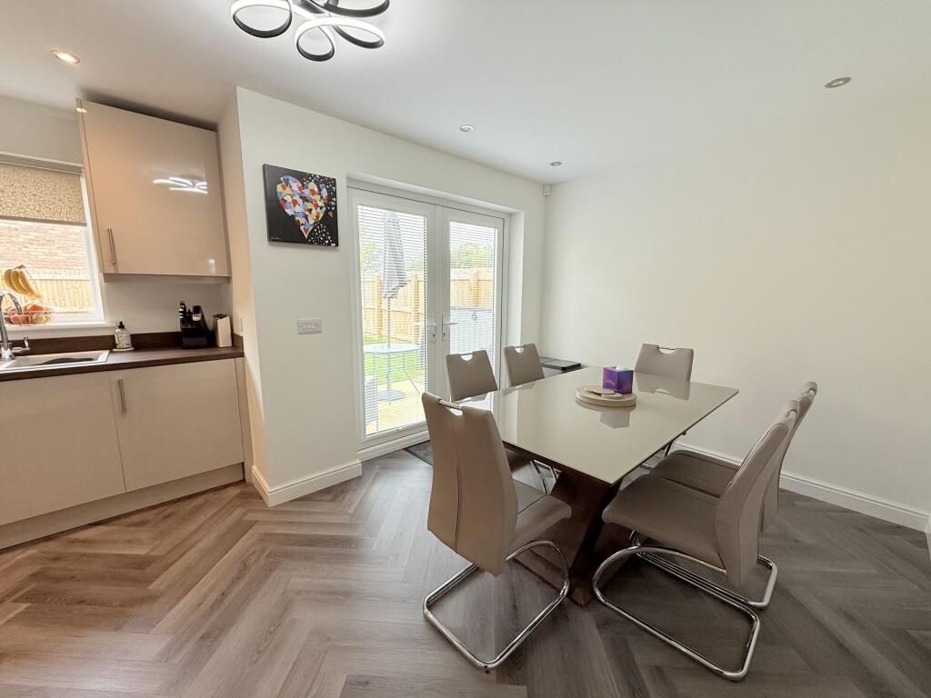 6 Wintergreen Drive, Dumfries, DG1 3WE - Braidwood