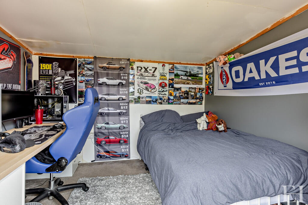 8660207-interiorW...