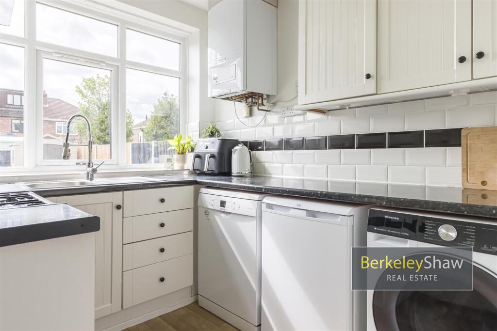 Thornfield Road Thornton L23