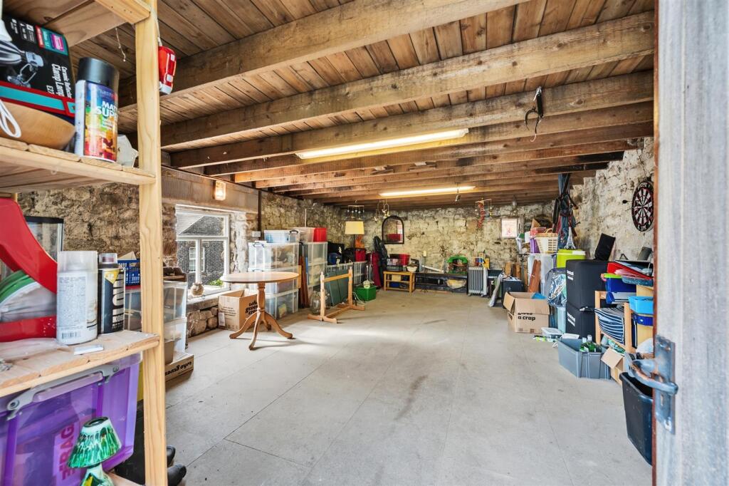 Saxton Mee Victoria Cottage 001.jpg