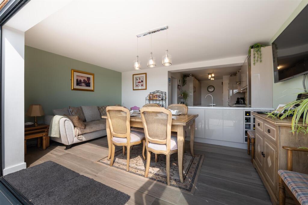 kitchen diner-4.jpg