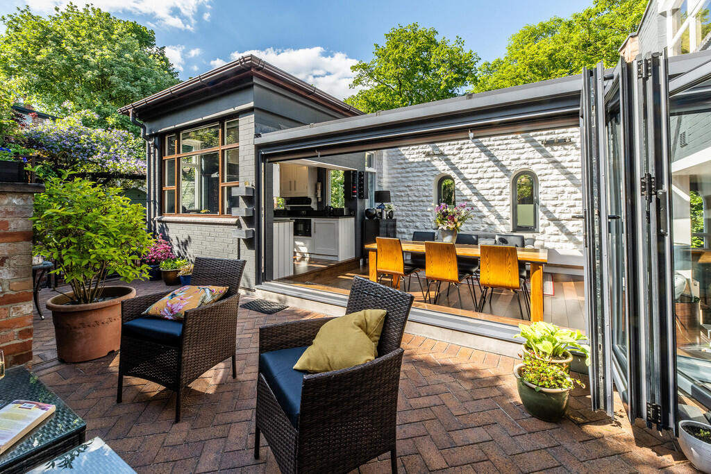 11 Garden area 1 ...