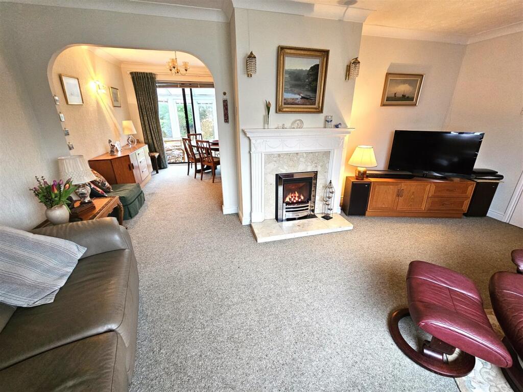 Lounge and Dining.jpg