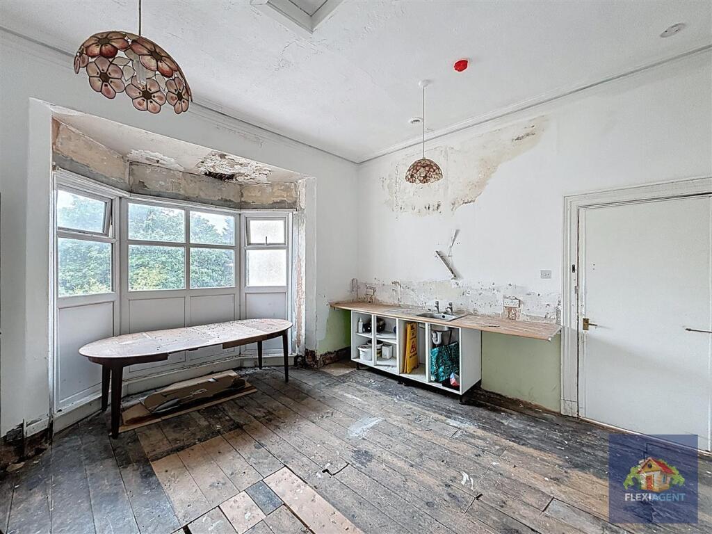 First Floor Reception