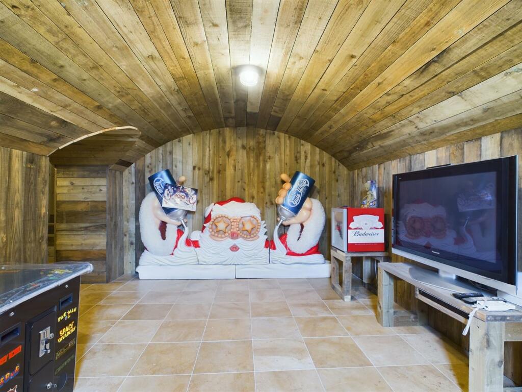 Games room 2.jpg