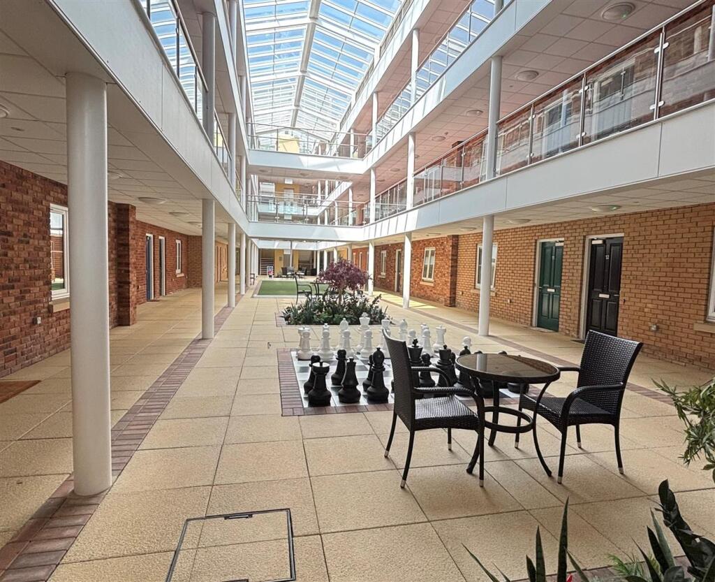 Atrium 1.jpg