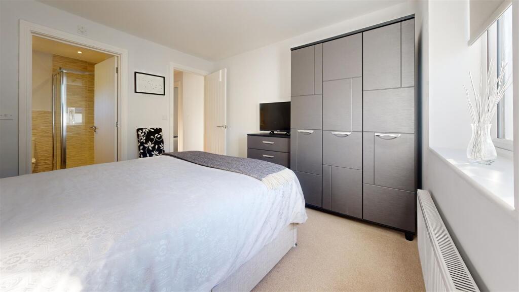 Bedroom (92).jpg