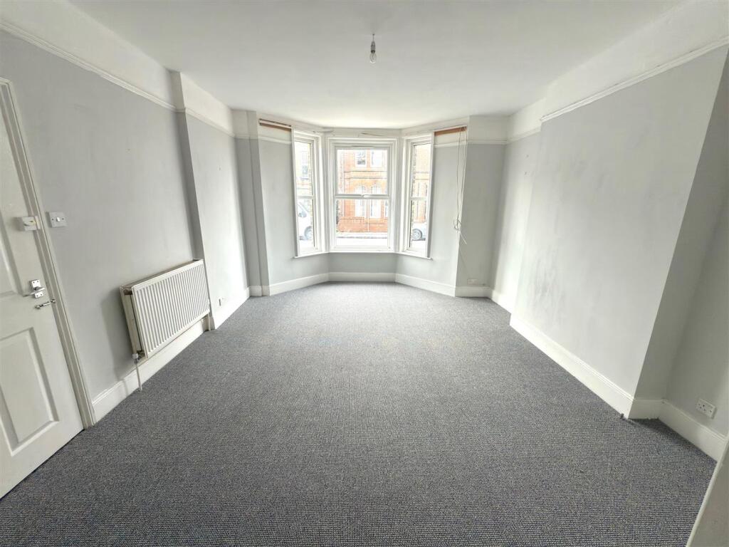 LOUNGE.jpg