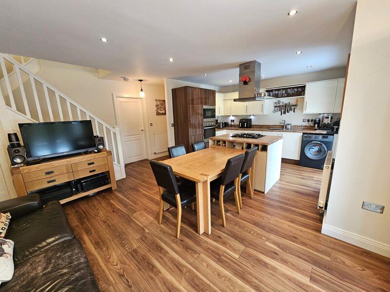 Kitchen Family Room