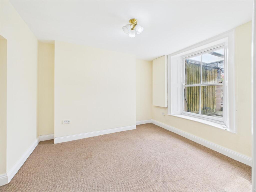 4 - Flat with parking for Auction, Weston-super-Ma