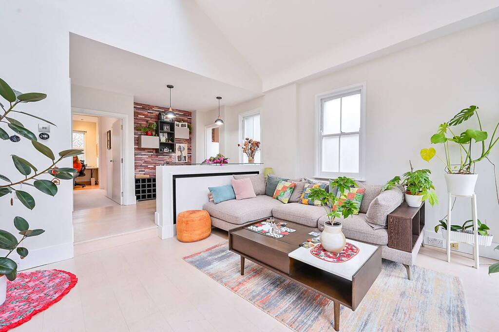 Grantham Road, Chiswick, London, W4