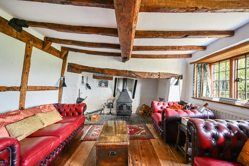 THE COTTAGE - HOG...