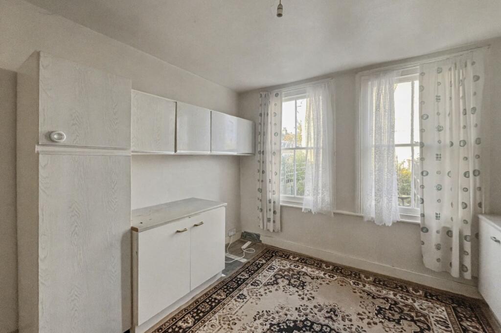 65 Burntwood Lane, London SW17 0AJ