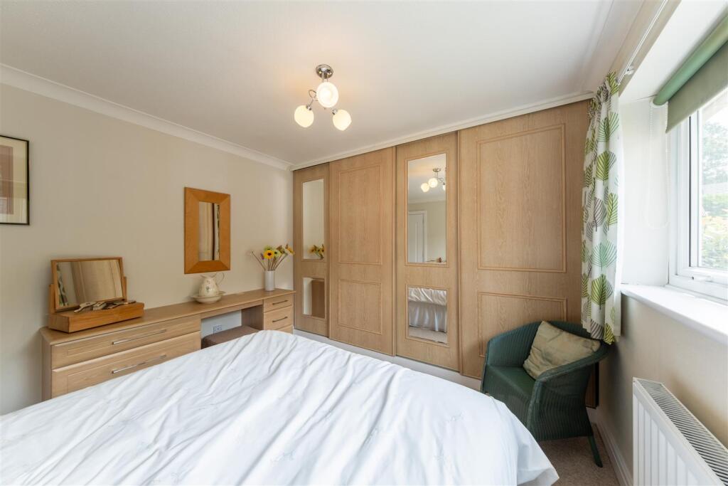 9 Orchard Dene-024.jpg