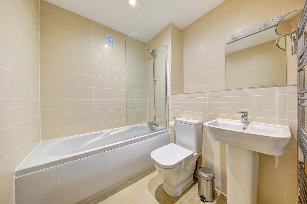 15_spur_house_milner_road_image2_12378_4.jpg