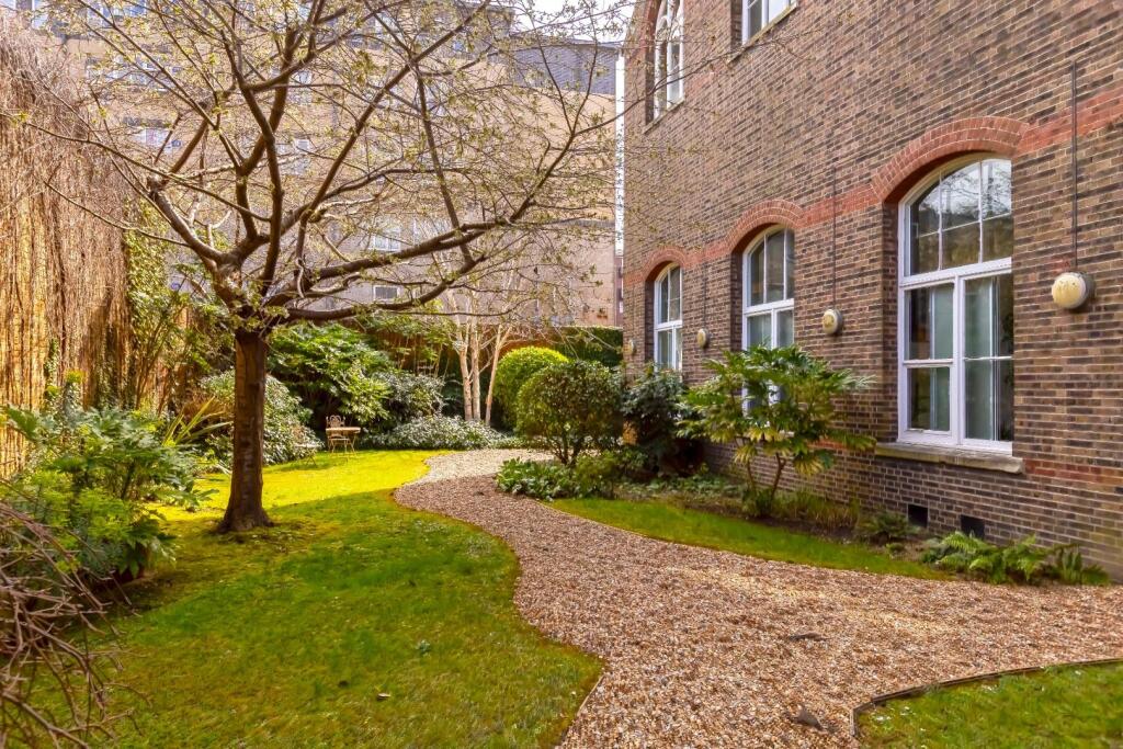 Old College House_26.jpg