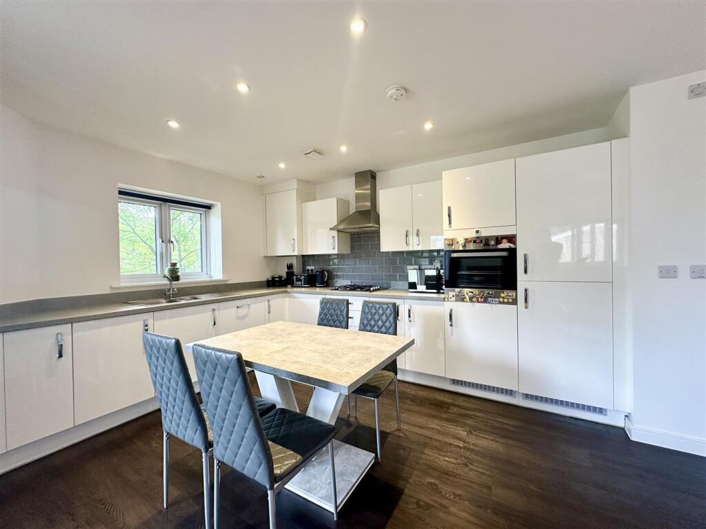 Open Plan Living/Kitchen/Dining Area