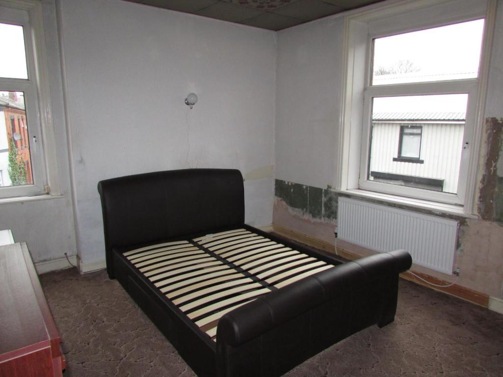 OldRd25bed1.JPG