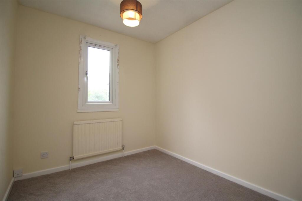 bedroom 3 .JPG
