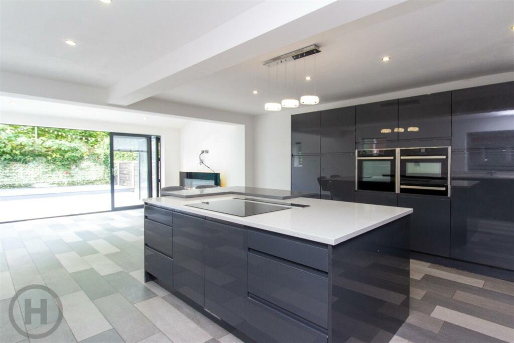 Kitchen Family Room (13).jpg