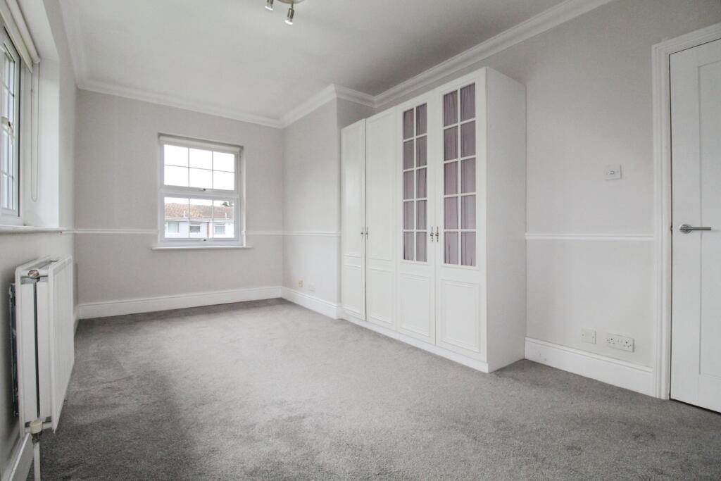 pbox-bedroom-313625.JPG